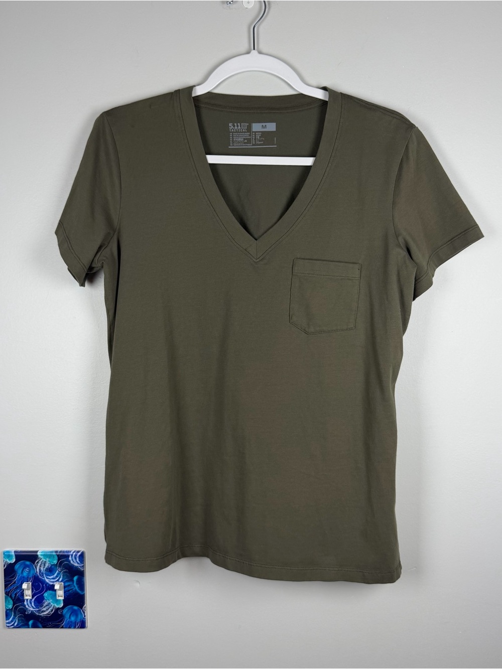 5.11 Tactical Women’s Green Essential V-Neck Tee Pocket SS Shirt Size Medium